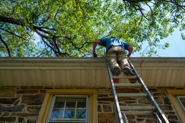 Industrial Gutter Cleaning in Northville